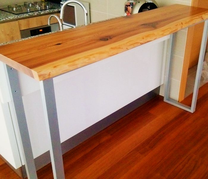 キッチンカウンター脚造作オーダー