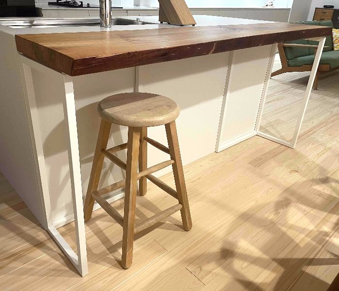 アイアン脚カウンター